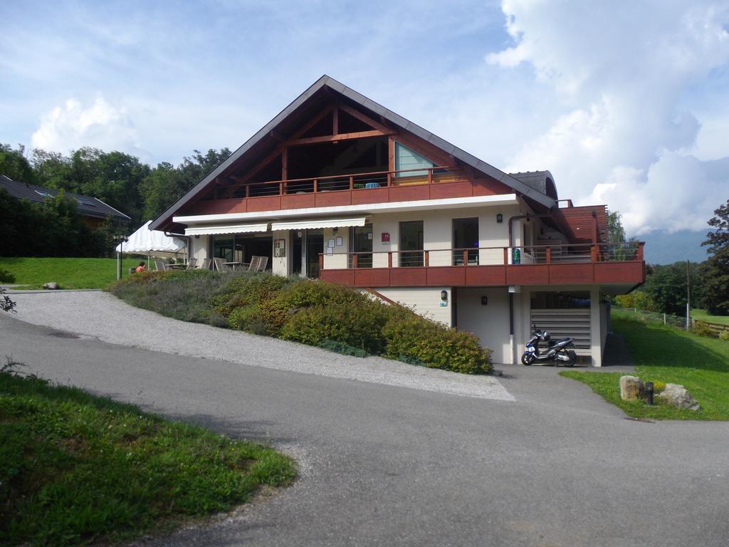 Hotel Golf Et Montagne Talloires Exterior foto